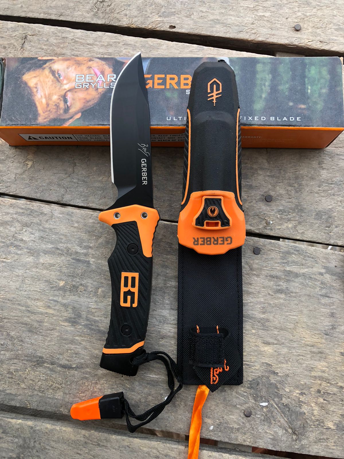 Gerber Bear Grylls Ultimate Pro Survival Knife Fire Starter Knife Sharpener